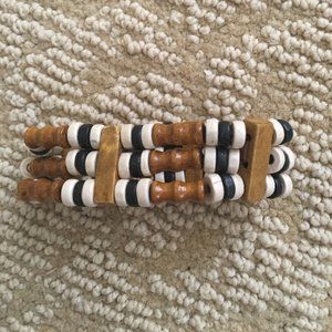 Wooden beaded elastic bracelet